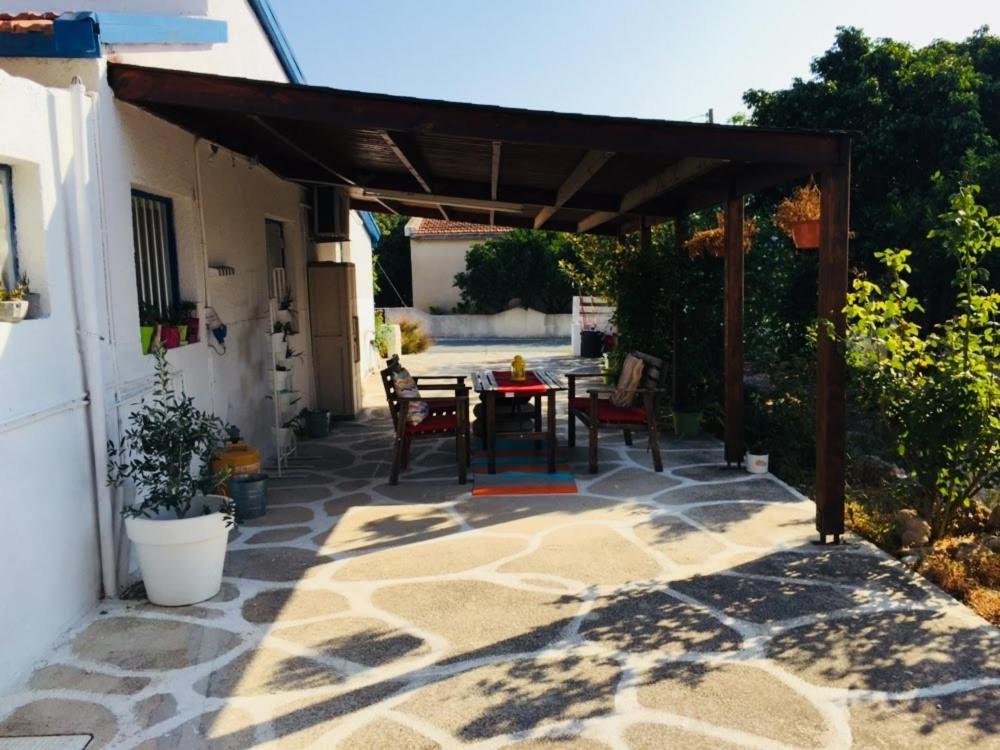 Artist Cottage In Dromolaxia Larnaka Exterior foto